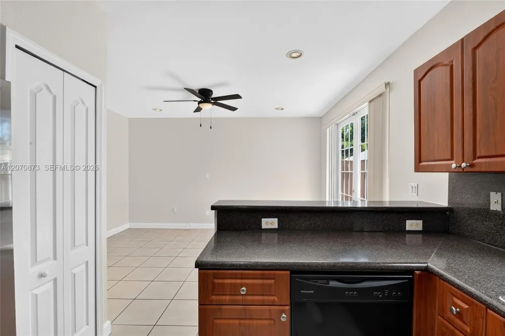 14946 SW 9th Way Miami, FL 33194