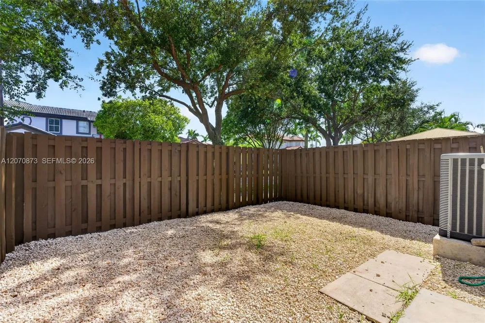 14946 SW 9th Way Miami, FL 33194