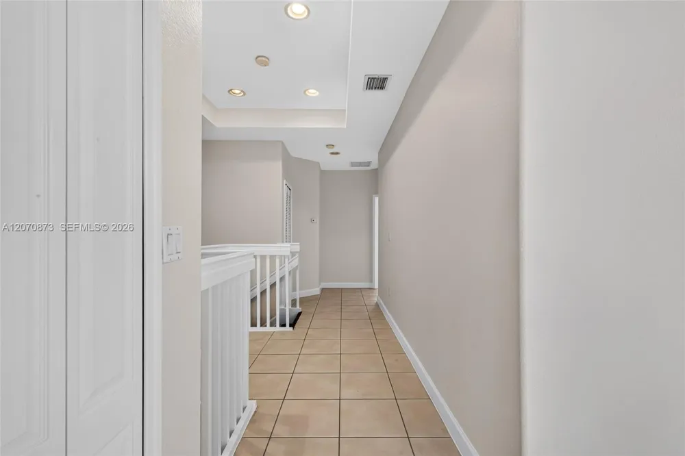14946 SW 9th Way Miami, FL 33194