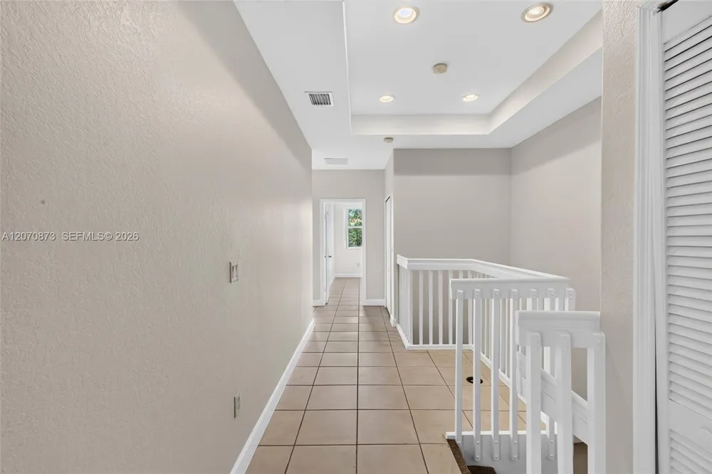 14946 SW 9th Way Miami, FL 33194