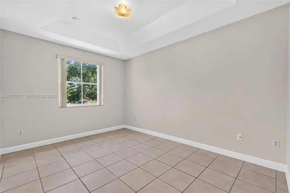 14946 SW 9th Way Miami, FL 33194