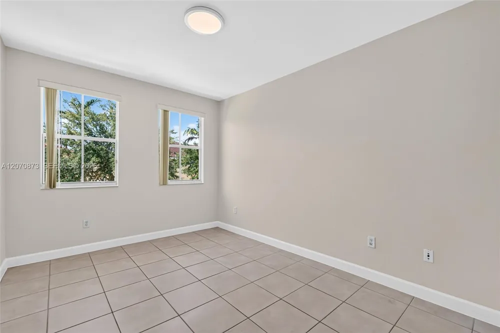14946 SW 9th Way Miami, FL 33194