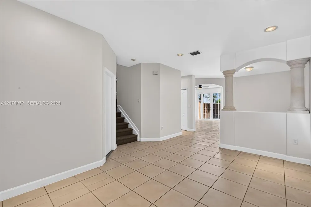 14946 SW 9th Way Miami, FL 33194