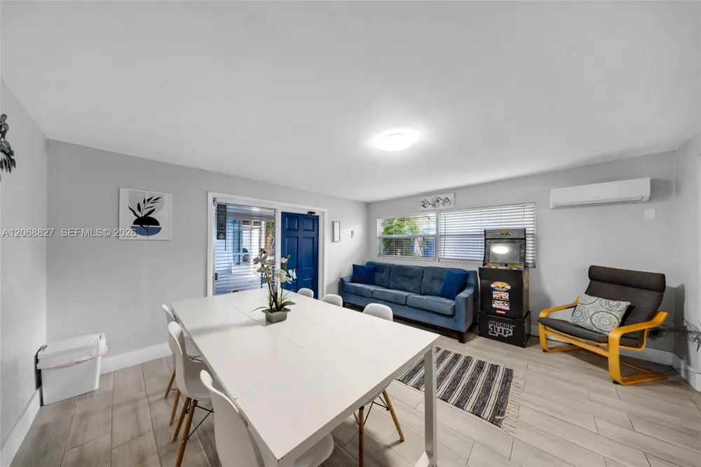 817 SW 12th St Fort Lauderdale, FL 33315