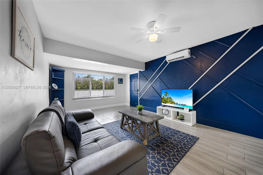 817 SW 12th St Fort Lauderdale, FL 33315
