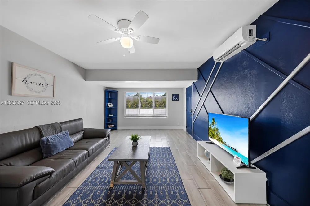 817 SW 12th St Fort Lauderdale, FL 33315