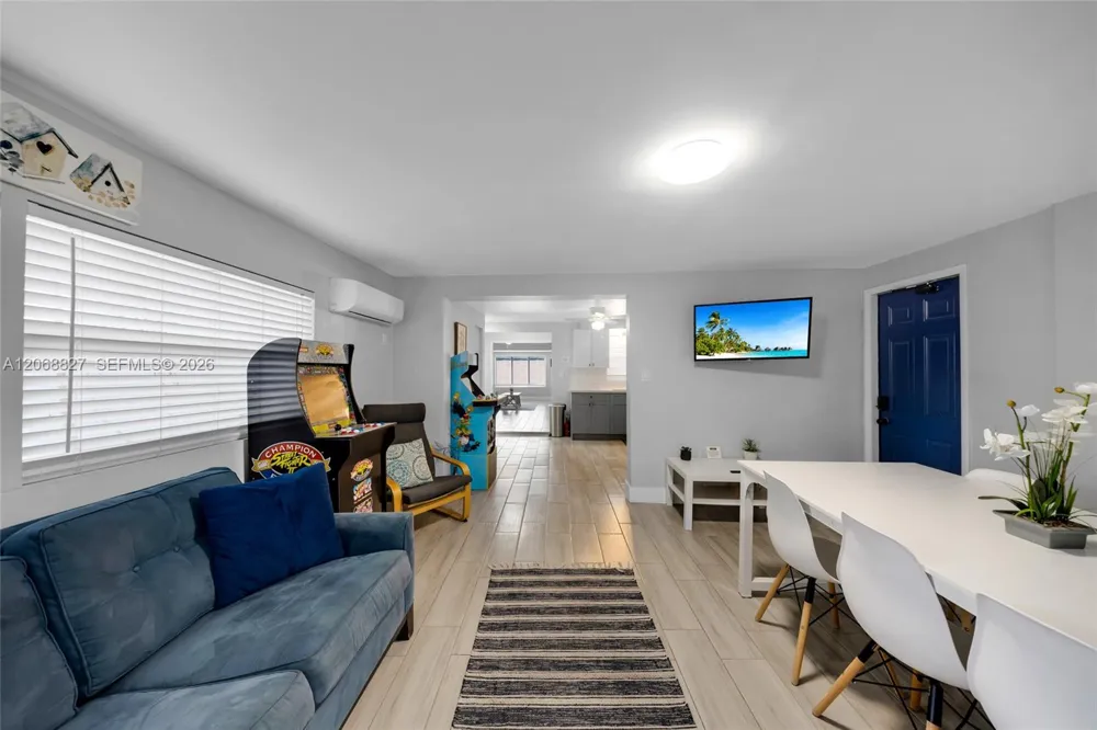817 SW 12th St Fort Lauderdale, FL 33315