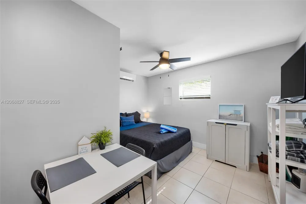 817 SW 12th St Fort Lauderdale, FL 33315