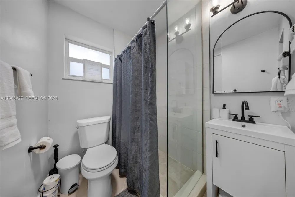 817 SW 12th St Fort Lauderdale, FL 33315