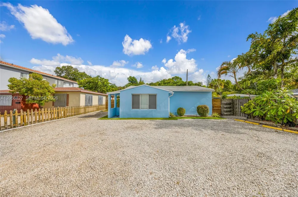 817 SW 12th St Fort Lauderdale, FL 33315