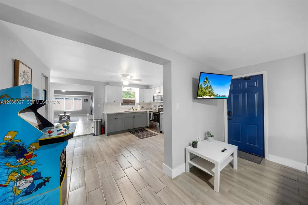 817 SW 12th St Fort Lauderdale, FL 33315