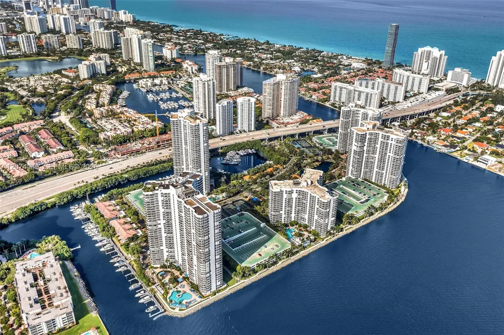 3530 Mystic Pointe Dr #411 Aventura, FL 33180
