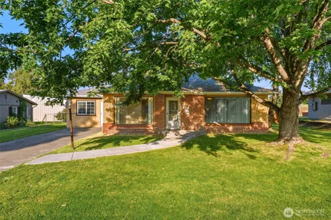 117 NE Cedar Avenue
