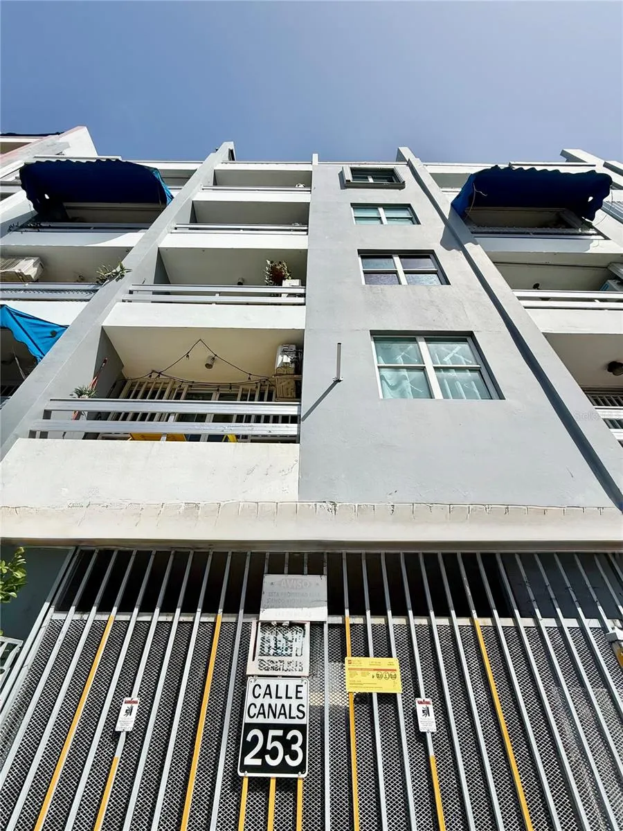253 CALLE CANALS #305 San Juan, PR 00907