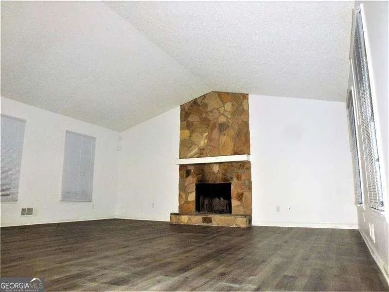 382 Cross Creek PL Auburn, GA 30011