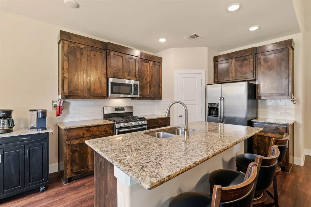 10 Pleasant Valley Sanger, TX 76266