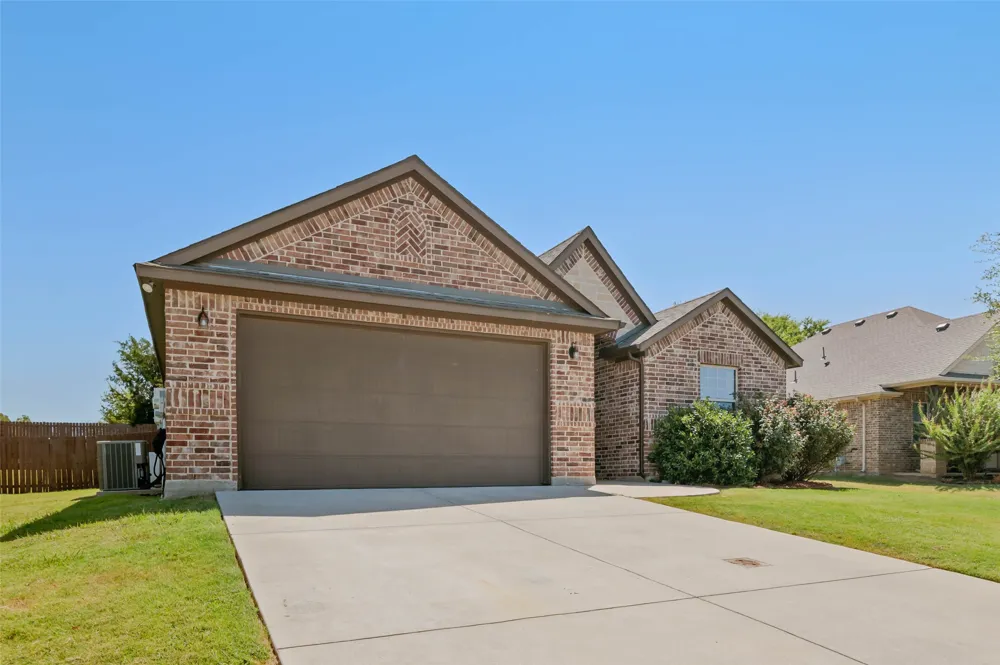 10 Pleasant Valley Sanger, TX 76266
