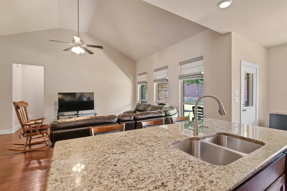 10 Pleasant Valley Sanger, TX 76266