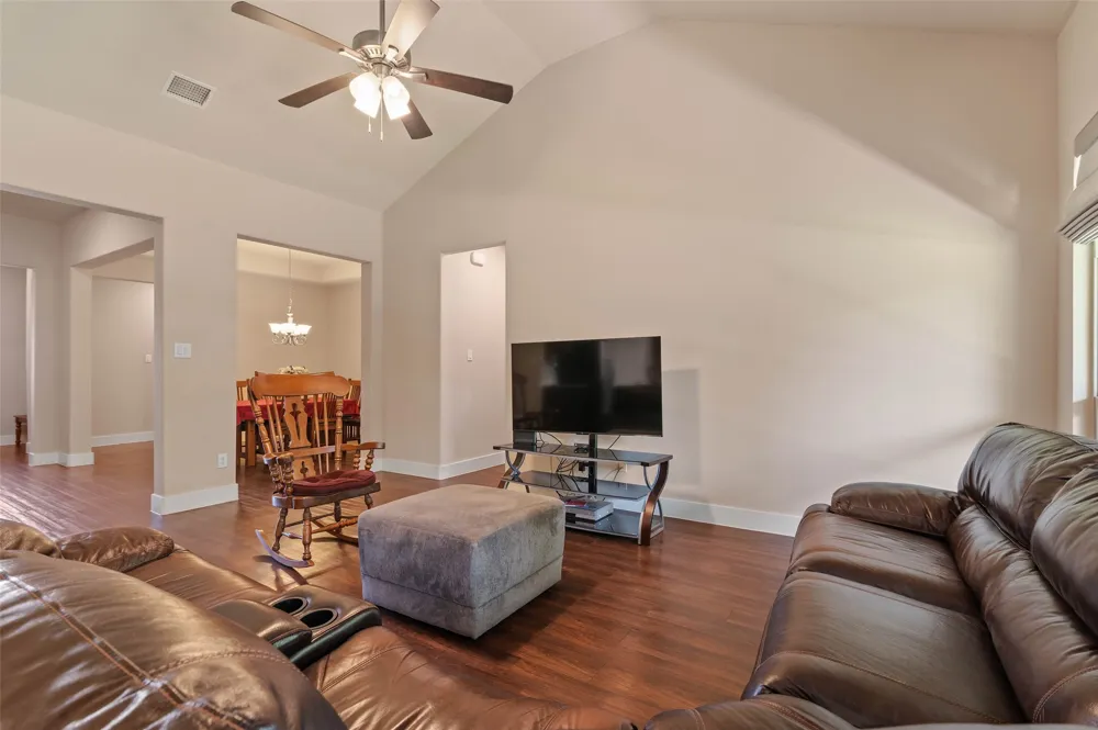 10 Pleasant Valley Sanger, TX 76266