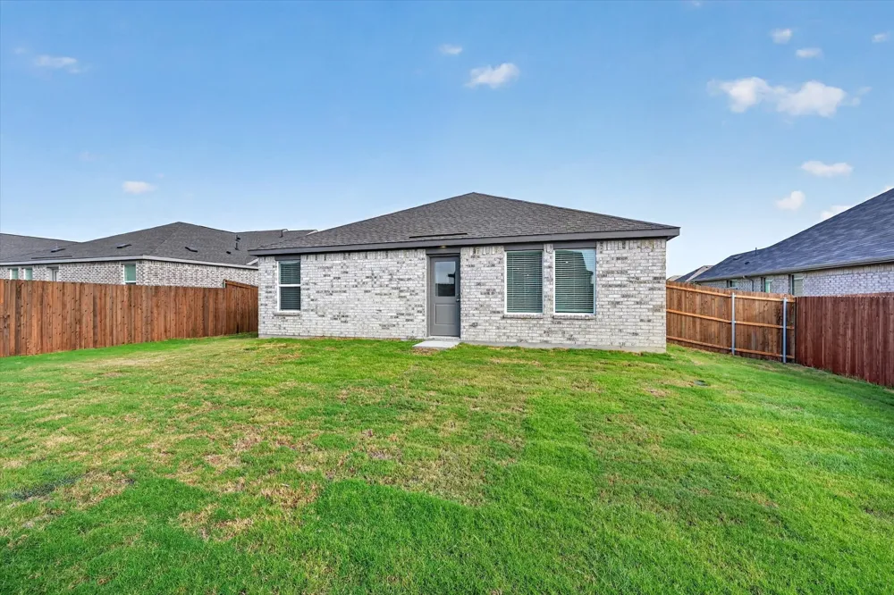 624 W Criner Street Grandview, TX 76050
