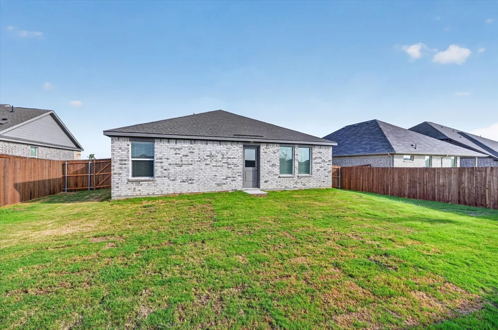 624 W Criner Street Grandview, TX 76050