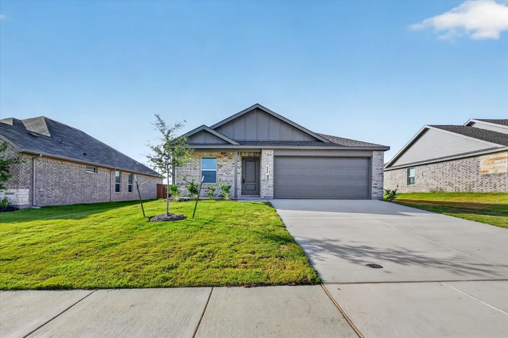 624 W Criner Street Grandview, TX 76050