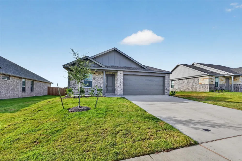 624 W Criner Street Grandview, TX 76050