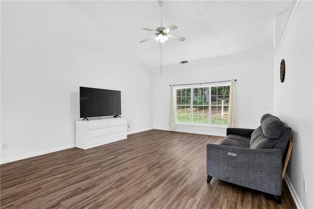 1142 Autumn Glen Way Dacula, GA 30019