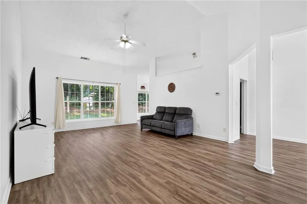 1142 Autumn Glen Way Dacula, GA 30019