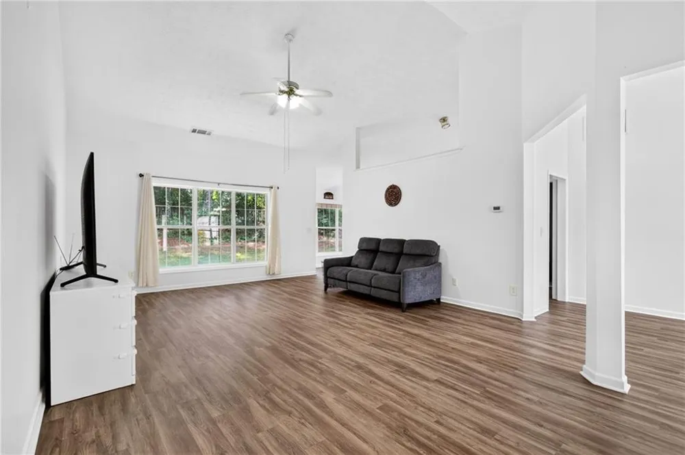 1142 Autumn Glen Way Dacula, GA 30019