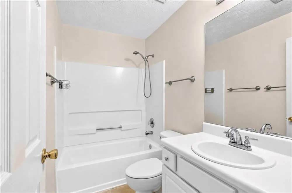 1142 Autumn Glen Way Dacula, GA 30019