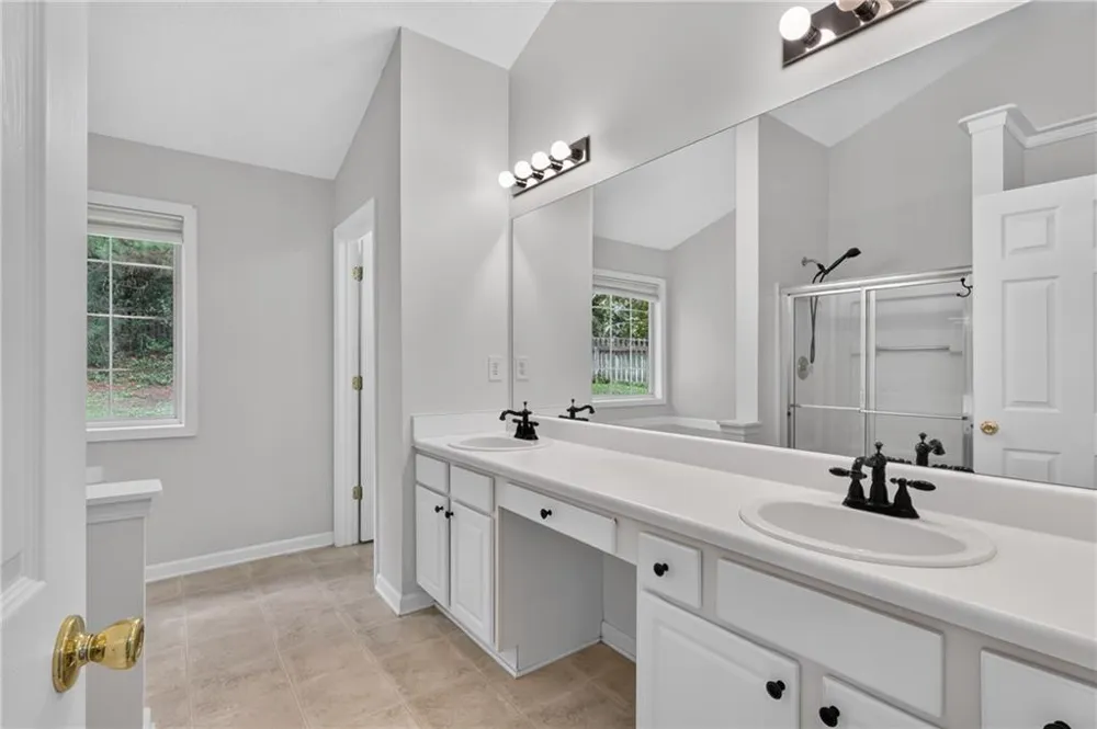 1142 Autumn Glen Way Dacula, GA 30019