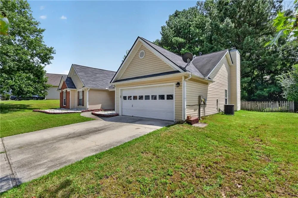1142 Autumn Glen Way Dacula, GA 30019