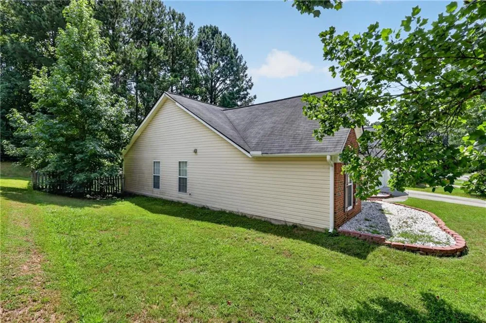 1142 Autumn Glen Way Dacula, GA 30019