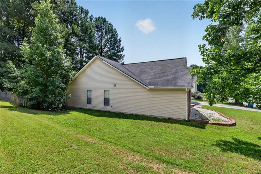 1142 Autumn Glen Way Dacula, GA 30019