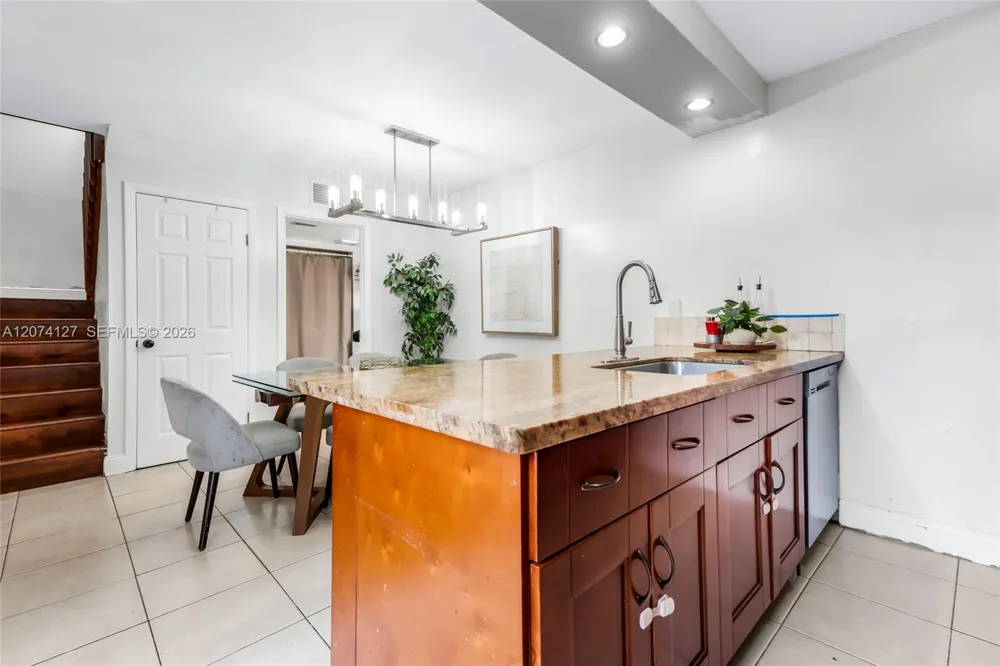 804 SW 119th Way #804 Davie, FL 33325