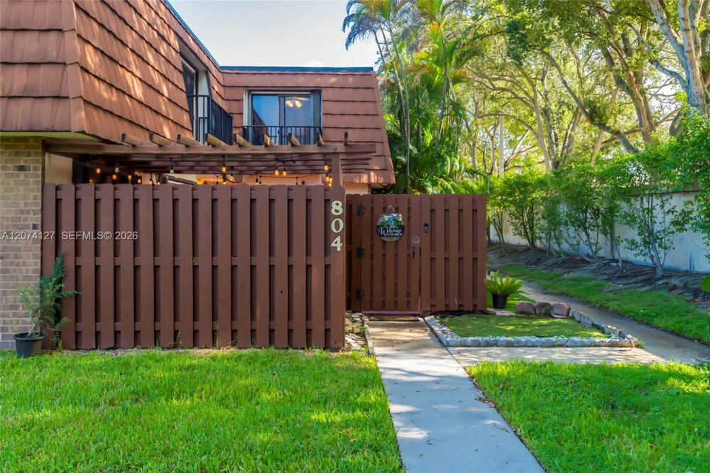 804 SW 119th Way #804 Davie, FL 33325