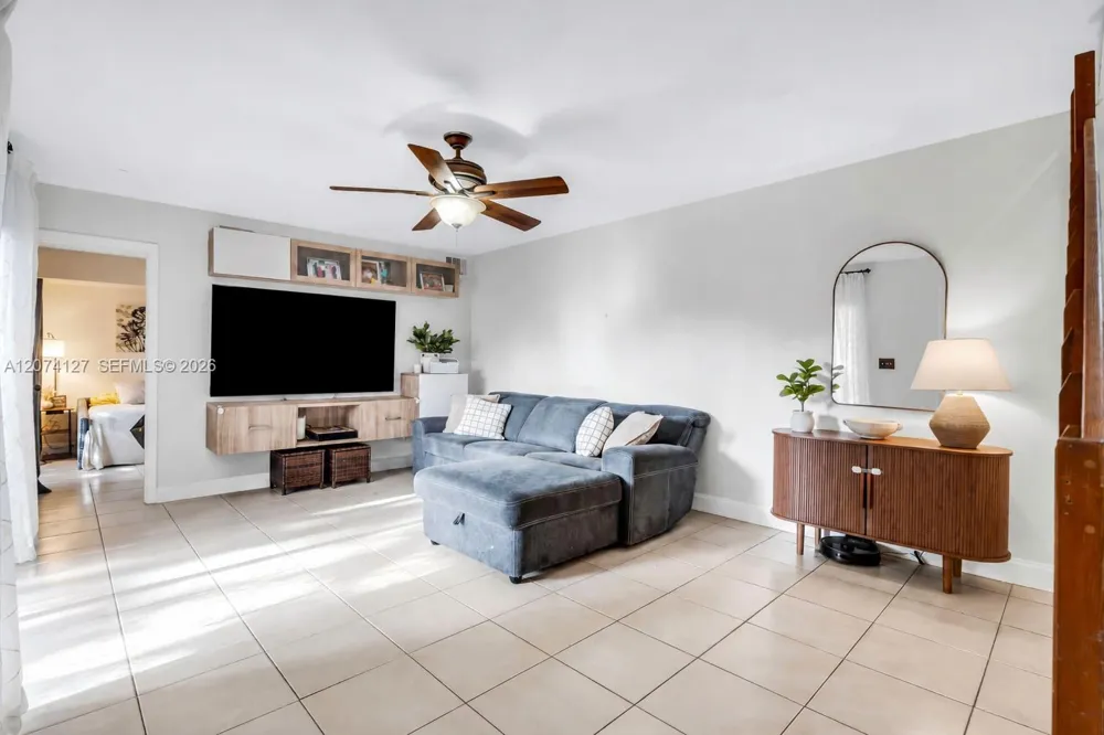 804 SW 119th Way #804 Davie, FL 33325