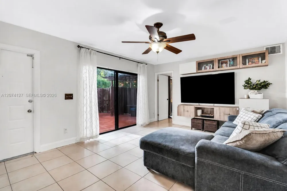 804 SW 119th Way #804 Davie, FL 33325