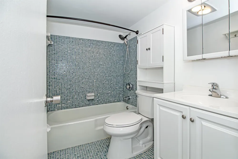 402 Lake Shore Drive West Palm Beach, FL 33403
