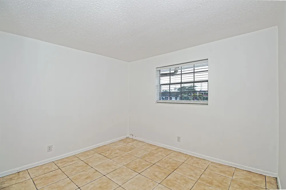 402 Lake Shore Drive West Palm Beach, FL 33403
