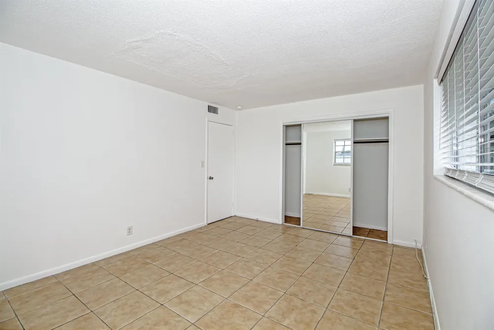 402 Lake Shore Drive West Palm Beach, FL 33403