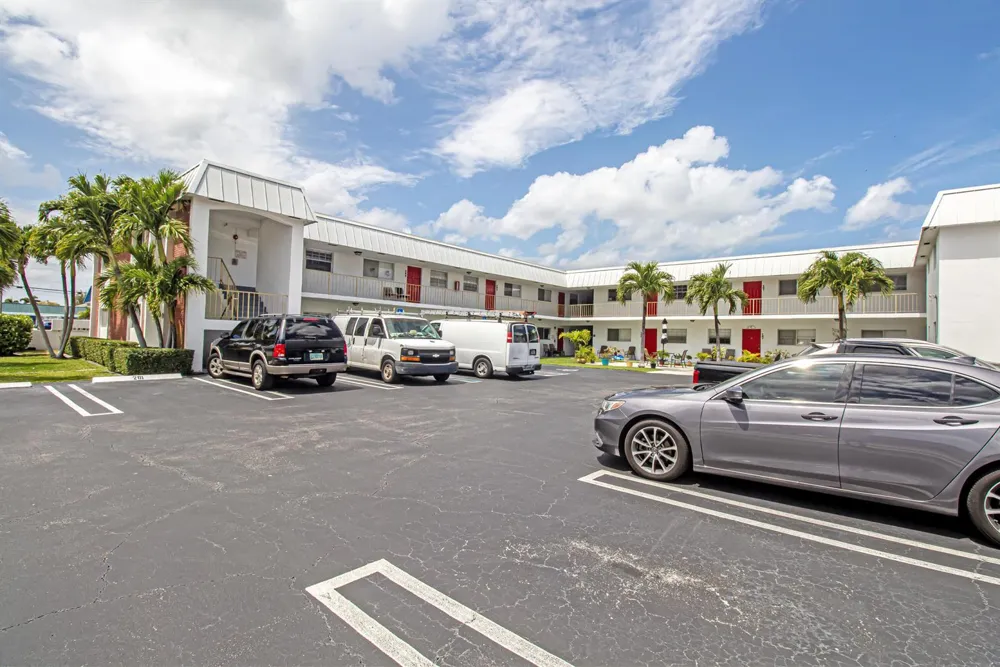 402 Lake Shore Drive West Palm Beach, FL 33403