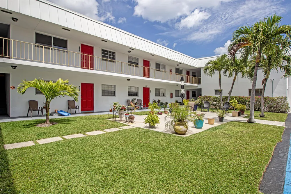 402 Lake Shore Drive West Palm Beach, FL 33403