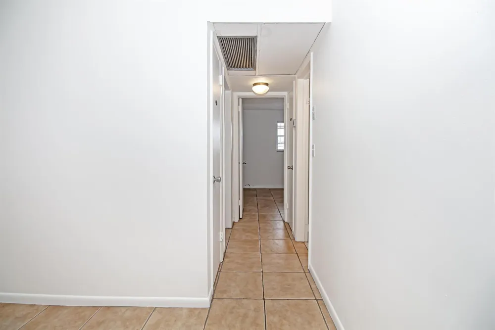 402 Lake Shore Drive West Palm Beach, FL 33403