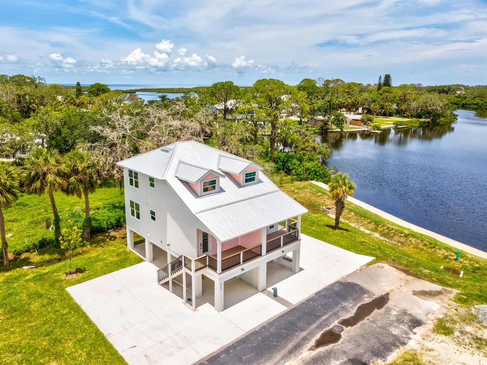 6707 WANDER LANE New Port Richey, FL 34652