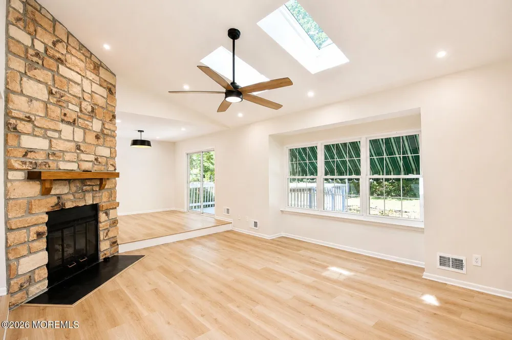 99 Oak Lane Eatontown, NJ 07724
