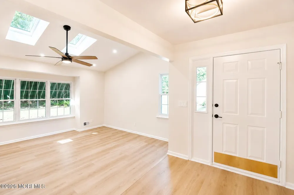 99 Oak Lane Eatontown, NJ 07724