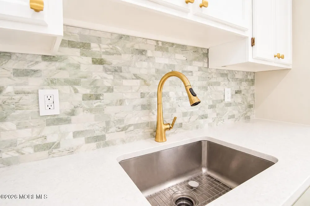 99 Oak Lane Eatontown, NJ 07724