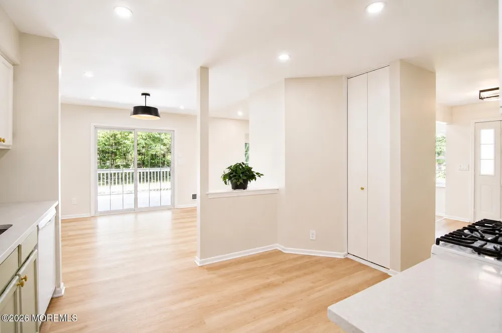 99 Oak Lane Eatontown, NJ 07724